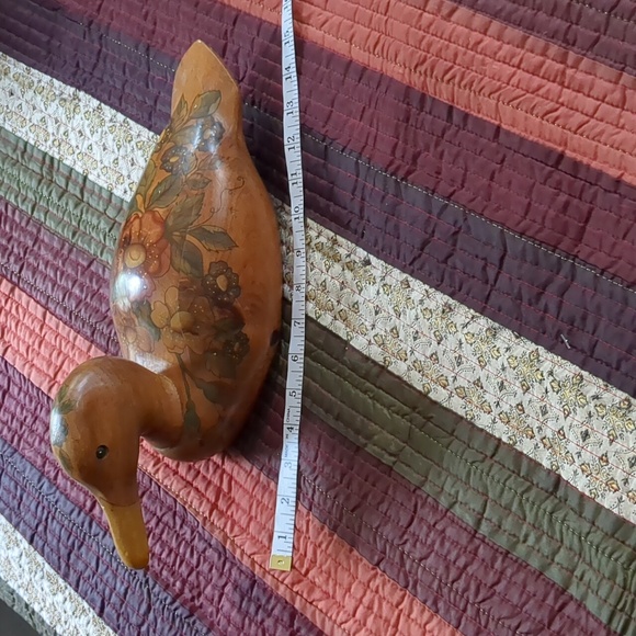 Hand carved hand painted vintage decoy duck w/ folk art painted flowers - Picture 8 of 10